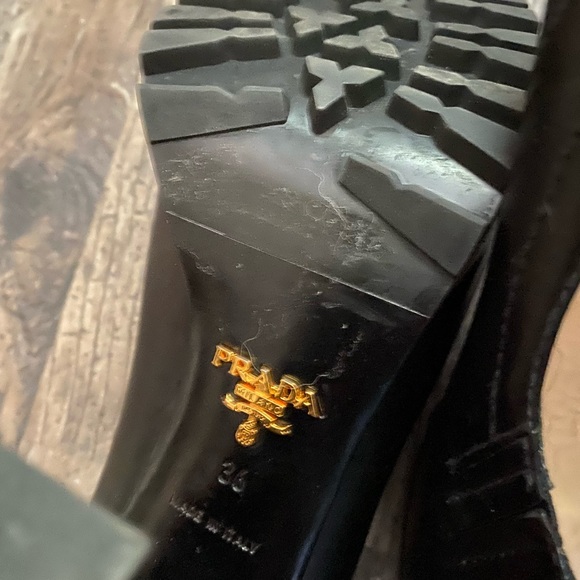 Prada heels - Picture 3 of 3